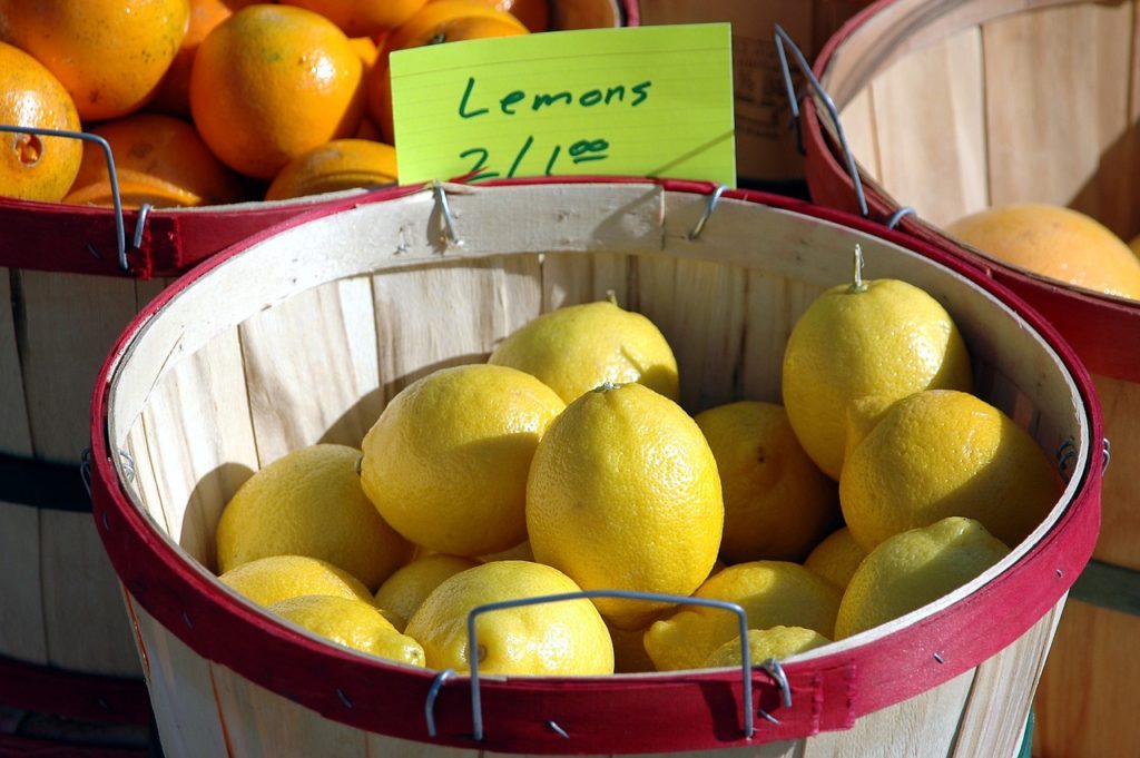 lemons-help in body detoxification