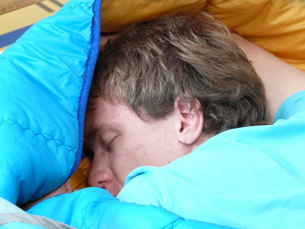 sleeping - tips to detox our body