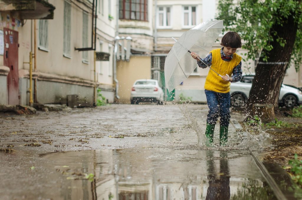 umbrella-kid-ways rain can make you feel good feature