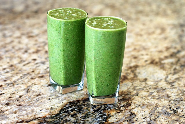 green smoothie vegetable kale